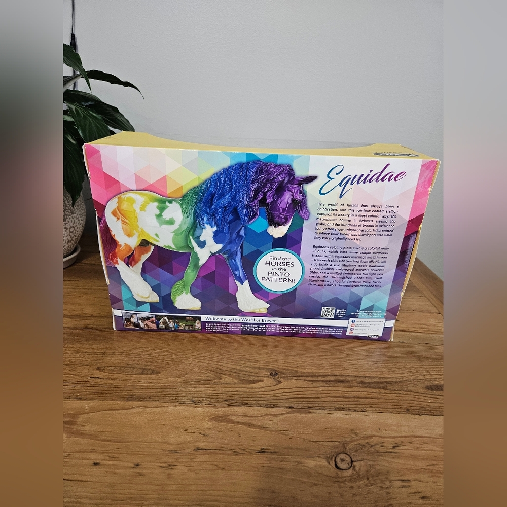 Rainbow Decorator Breyer Horse - Picture 5 of 6
